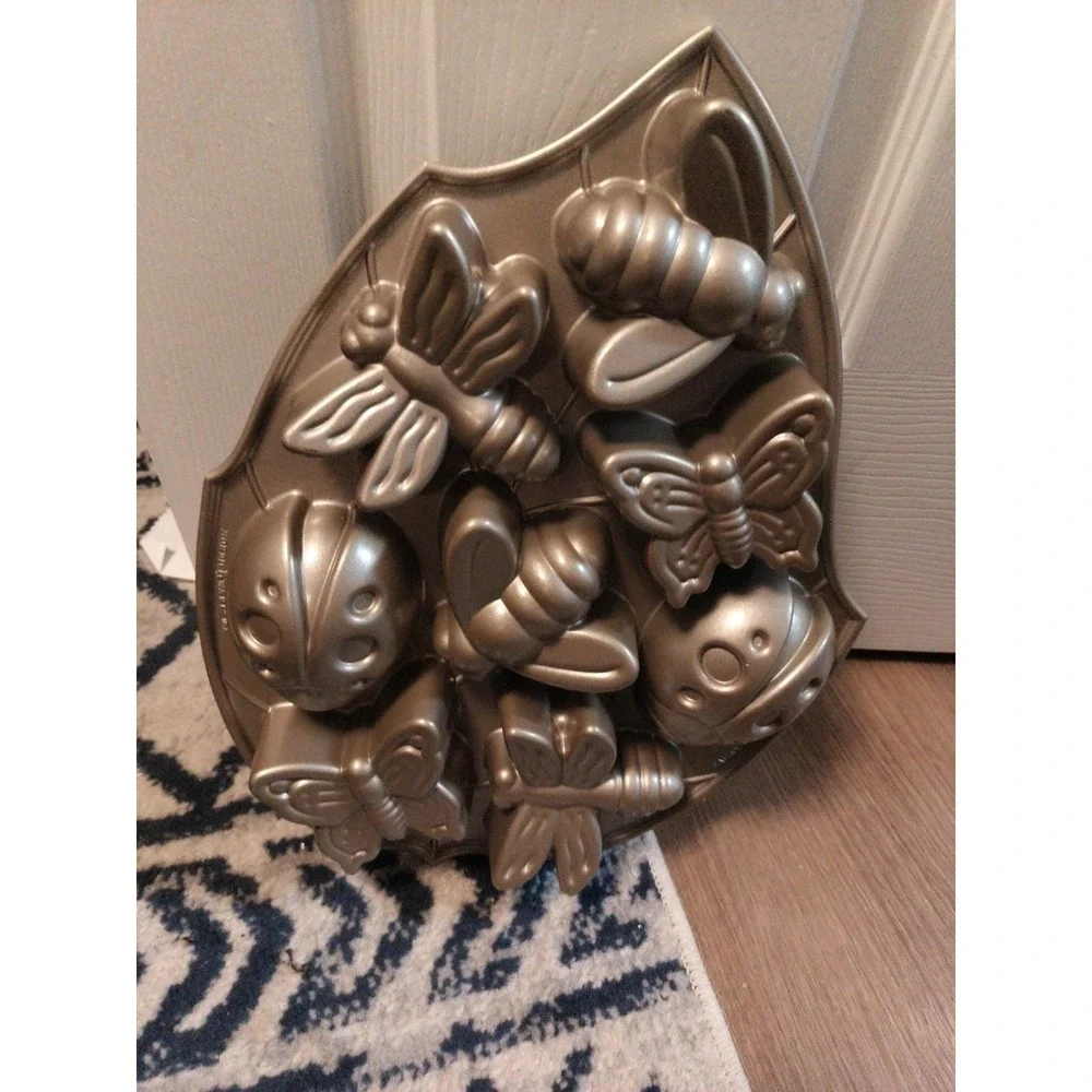 Nordic Ware Backyard Bugs Pan Bronze/Silver 5 Cups / 1.2 Liters Made USA